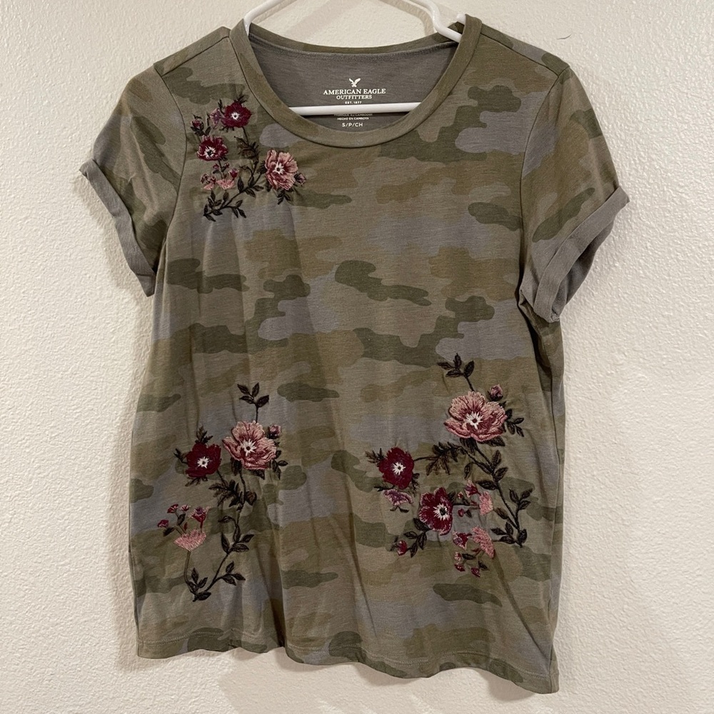 American Eagle Camo Tee - Small